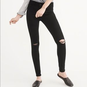 SOLD NWOT Abercrombie & Fitch Black Skinny Jeans